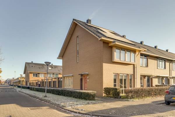 Woning Pieter Kuhnweg 14 Almere