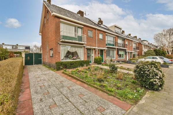 Woning Kanaalstraat 211 Lisse