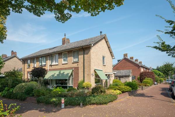 Woning Dr. de Visserlaan 12 Huizen