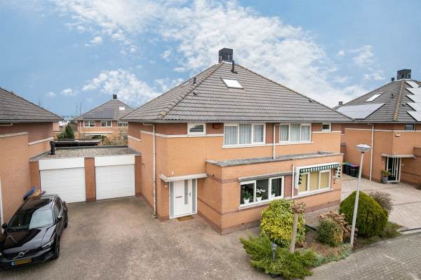 Woning Zuster Reichertstraat 16 Spijkenisse