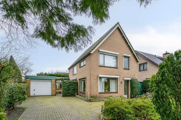 Woning Heerma van Vossstraat 22 Roosendaal