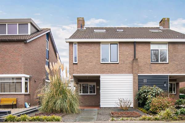 Woning Admiraal de Ruyterstraat 167 Oud-Beijerland