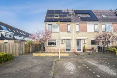 Woning Burg G van Andellaan 16 Zuidland