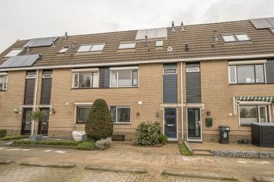 Woning Bertha von Suttnererf 6 Oud-Beijerland