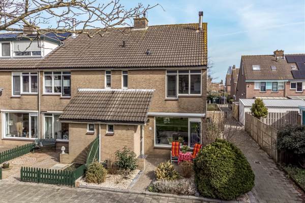 Woning Zwaluwlaan 49 Nieuwveen