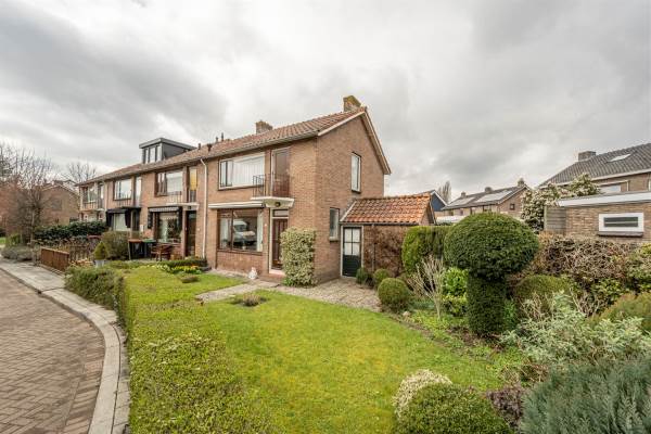 Woning Bernhardstraat 2 Rhoon