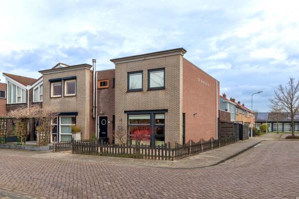Woning Bernhardstraat 2 Axel