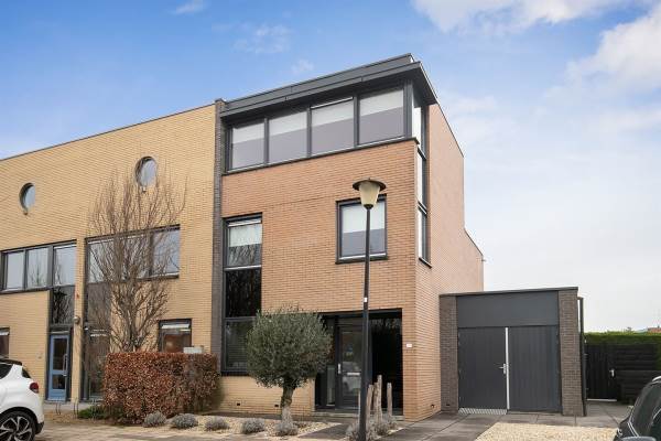 Woning Willem Bilderdijkstraat 53 Sommelsdijk