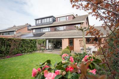 Woning Jacob van Ruisdaelhoek 32 Oosterhout (NB)