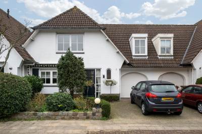 Woning Burgemeester van Niekerklaan 15 Hillegom