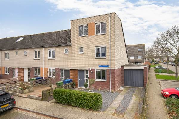 Woning Clare Lennartstraat 18 Almere