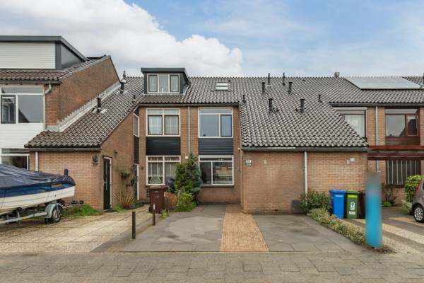 Woning Saffierstraat 221 Alphen aan den Rijn