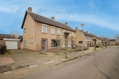 Woning George Breitnerstraat 12 Bergen (LI)