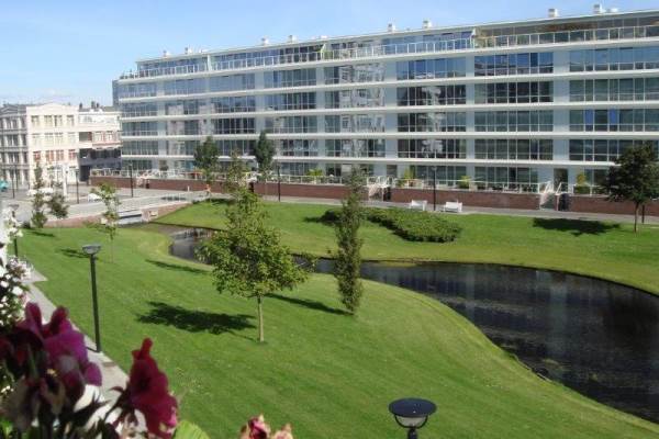 Woning Burgemeester De Monchyplein 252 Den Haag