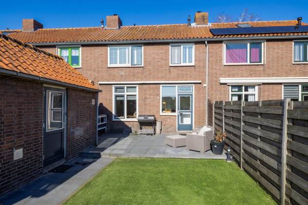 Woning Wethouder Van den Bergplein 4 Bergambacht