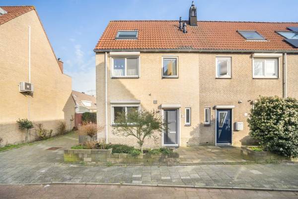 Woning Paalsporenkreek 9 Spijkenisse