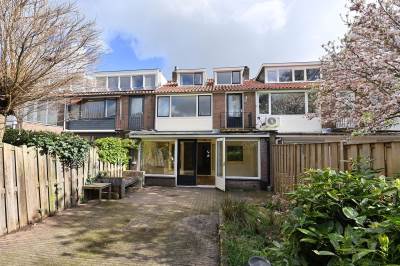 Woning van der Helstpark 37 Muiderberg