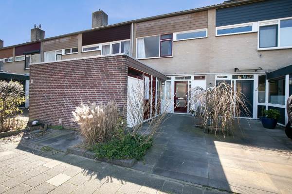 Woning Ribesstraat 6 Spijkenisse