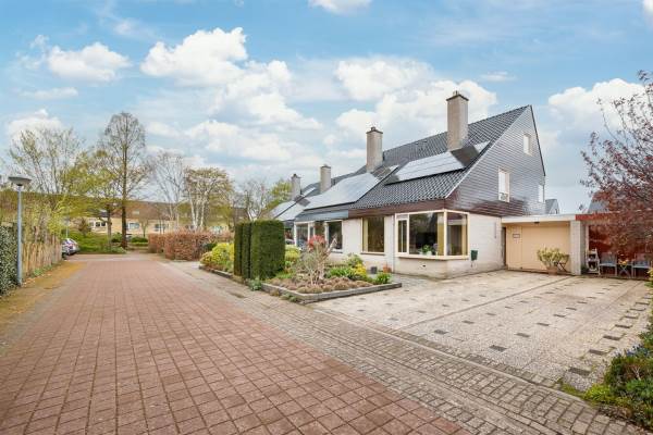 Woning Karveel 36 Lelystad