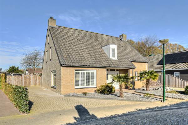 Woning Baksweer 246 Raamsdonksveer