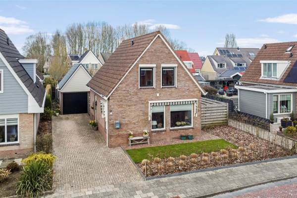 Woning van Burmaniastraat 51 St.-Annaparochie
