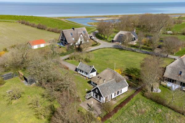 Woning Vatropperweg 6 - 8 Den Oever