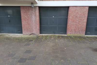 Garage Ambonstraat 1 - 13 Alphen aan den Rijn