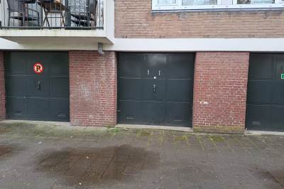 Garage Ambonstraat 1 - 5 Alphen aan den Rijn