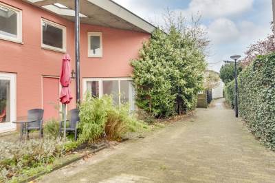 Woning Karmozijnhof 7 Almere