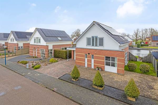 Woning De Oper 24 Nes (Gem. Heerenveen)