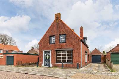 Woning Kapelaan Molstraat 1 Halsteren