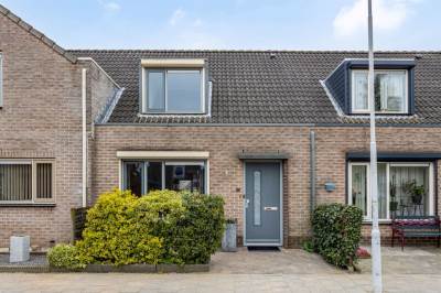 Woning Burgemeester I. van Houtestraat 24 Oostburg
