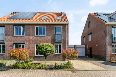Woning Prinses Amaliapad 5 Ooltgensplaat
