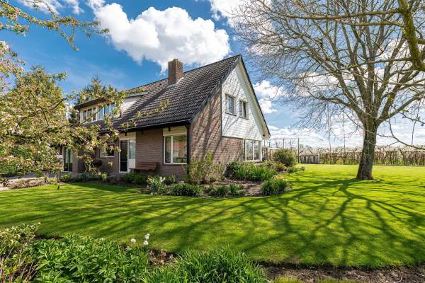 Woning Dorpsstraat 2 Est