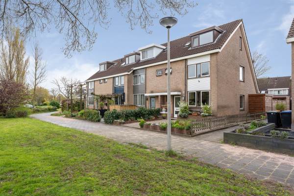 Woning van Limburg Stirumplantsoen 8 Zwijndrecht