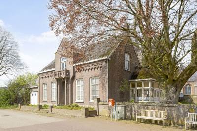 Woning Pastoor van Weerdtstraat 11 Teeffelen