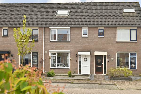 Woning Esdoornlaan 24 Halsteren