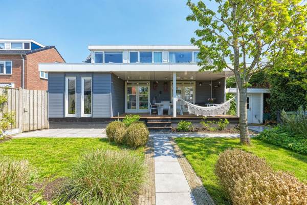 Woning Floraweg 108A Roelofarendsveen