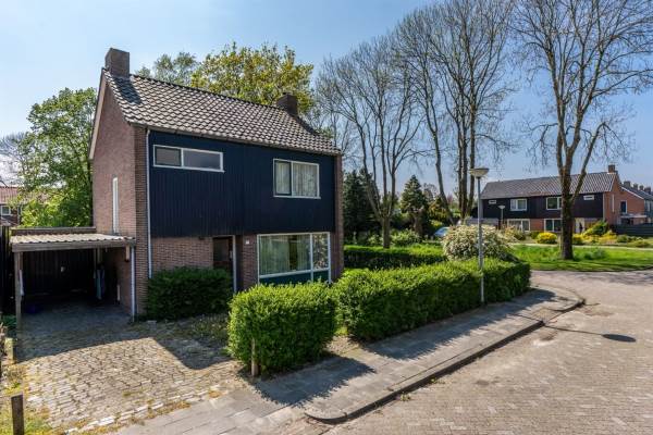 Woning Ernst Casimirstraat 1 Bad Nieuweschans