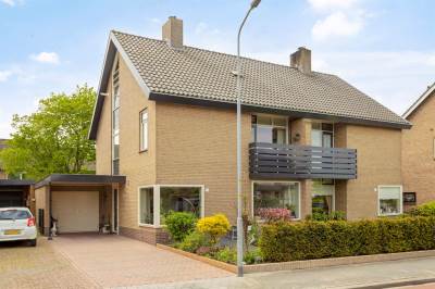 Woning Van Dijkhuizenstraat 33 Nijkerkerveen