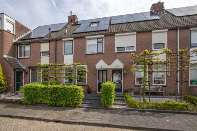 Woning Van Leijdenstraat 6 Hardinxveld-Giessendam