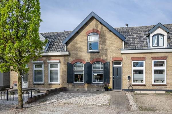 Woning Julianalaan 5 Dirksland