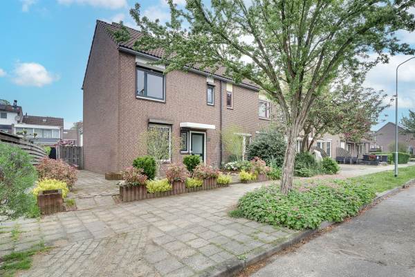 Woning Spotvogelstraat 27 Duiven