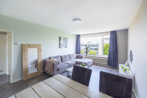 Woning Burgemeester Caan van Necklaan 674 Leidschendam