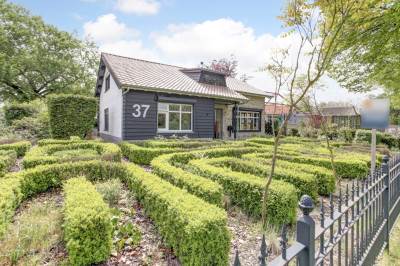Woning Hazelaarstraat 37 St. Willebrord