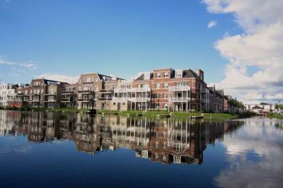 Woning Middenoever 12 Roelofarendsveen