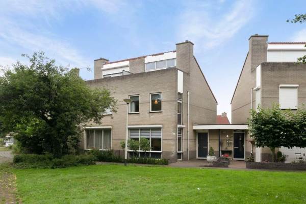 Woning Carel Willinkplein 16 Roosendaal