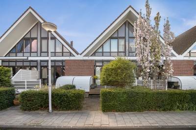 Woning Dr. Marga Klompéhof 25 Reeuwijk