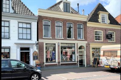 Woning Nieuwstad 66 en 68 Weesp