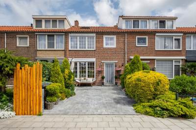 Woning Henriëtte Roland Holststraat 13 Maassluis